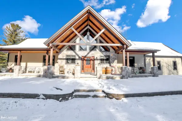 9652 Bartel, Columbus, MI 48063