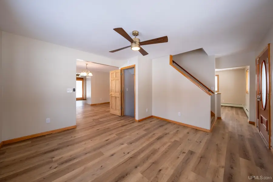 156 N Low, Gwinn, MI 49841 - Image #2