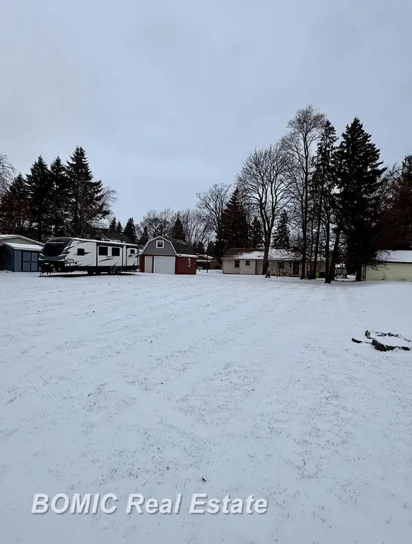 9916 Center, Reese, MI 48757