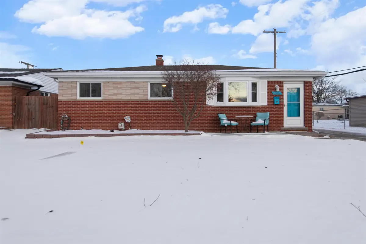 30032 Iroquois, Warren, MI 48088 - Image #1