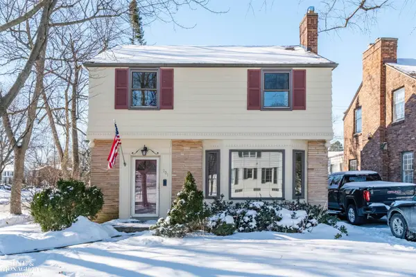 201 Mcmillan, Grosse Pointe Farms, MI 48236