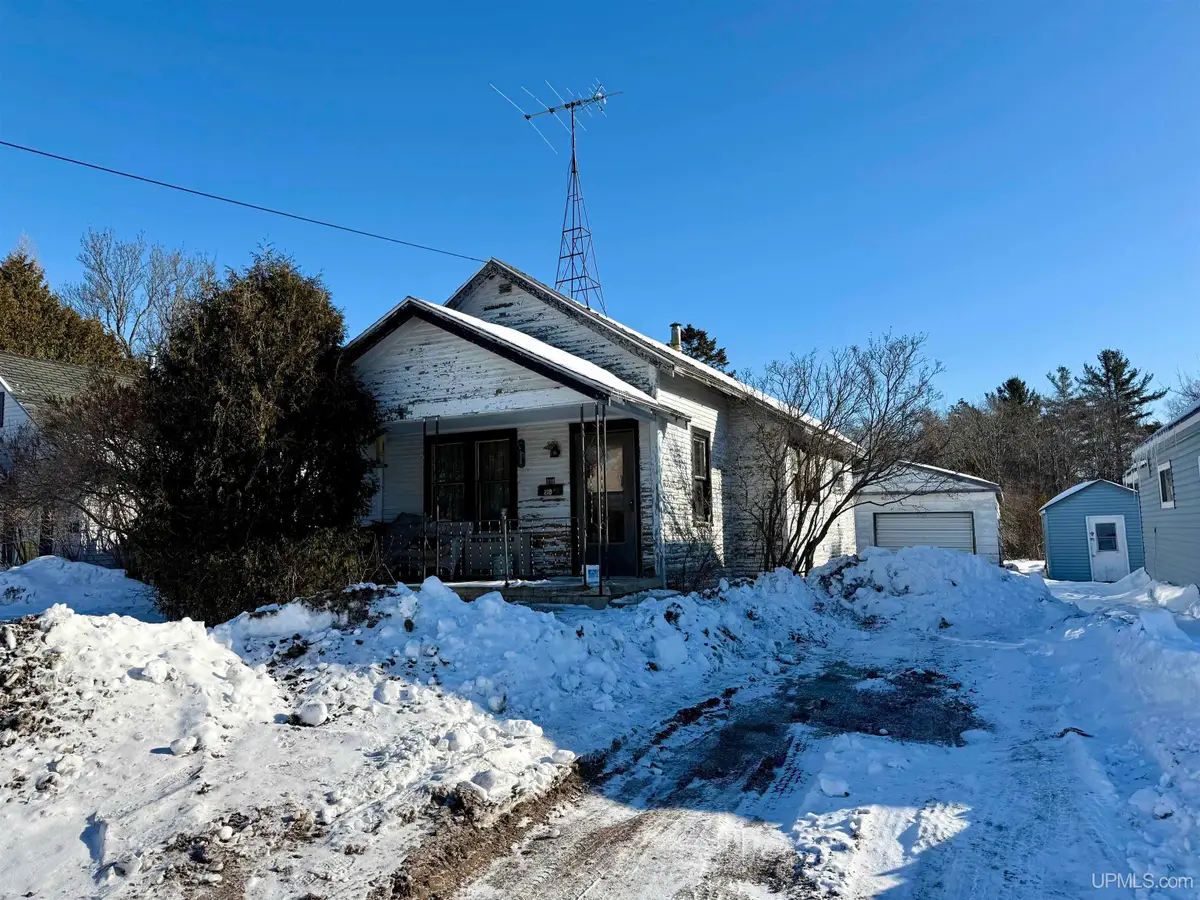 210 N 1st, Manistique, MI 49854 - Image #1
