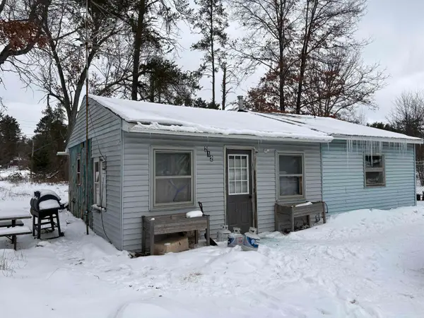 212 W Park, Harrison, MI 48625