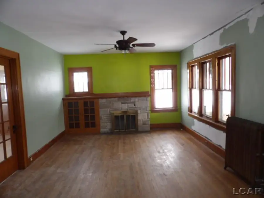 229 Clinton, Adrian, MI 49221 - Image #3