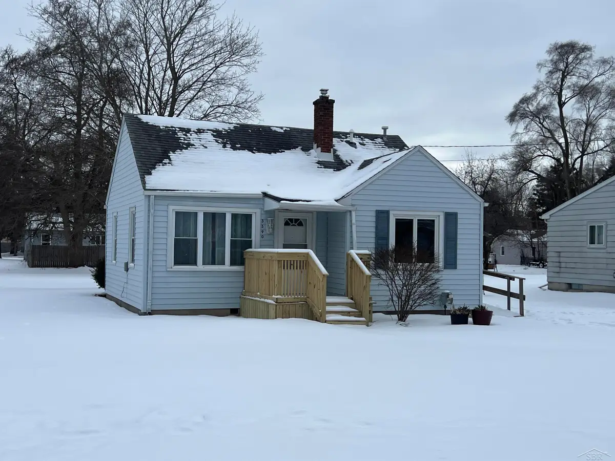 3590 Lincoln, Carrollton, MI 48724 - #1