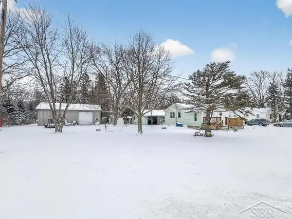 5368 N Center, Saginaw, MI 48604