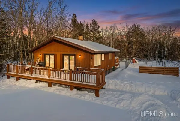 12202 Farmfield, Rock, MI 49880