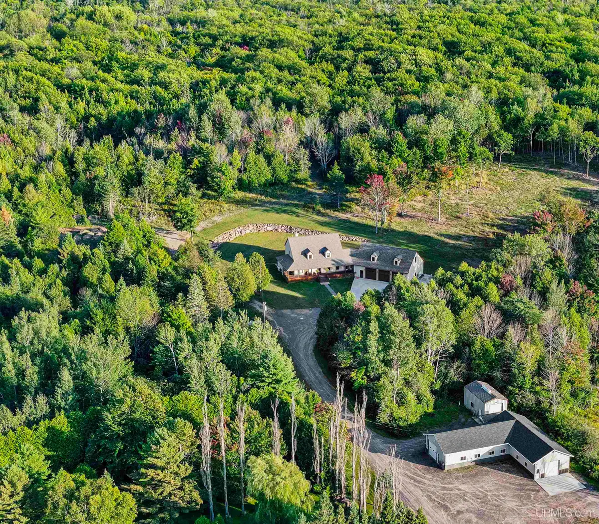 47212 Main, Houghton, MI 49931 - Image #1