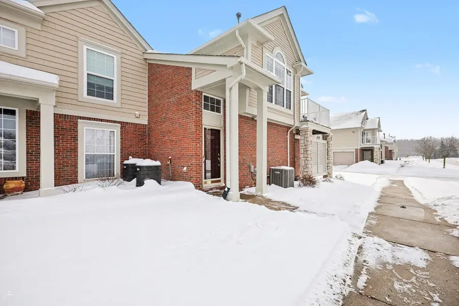 52212 Naugatuck, Macomb, MI 48042 - Image #2
