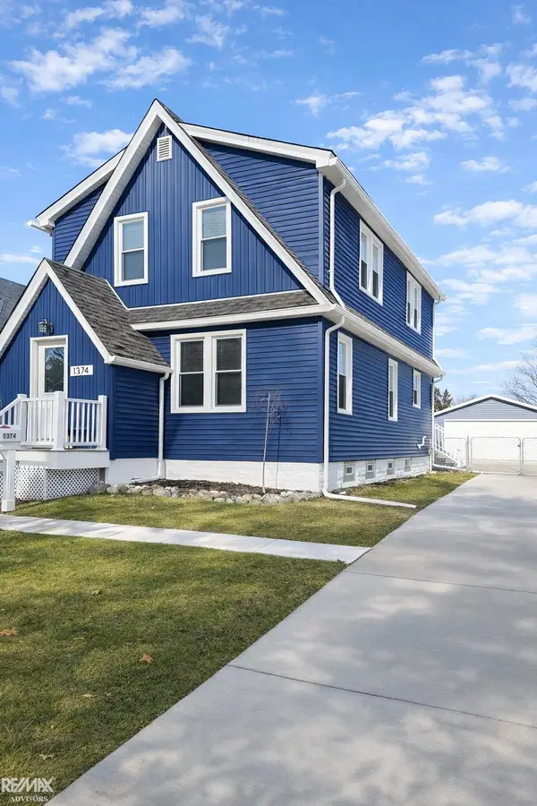 1374 Anita, Grosse Pointe Woods, MI 48236