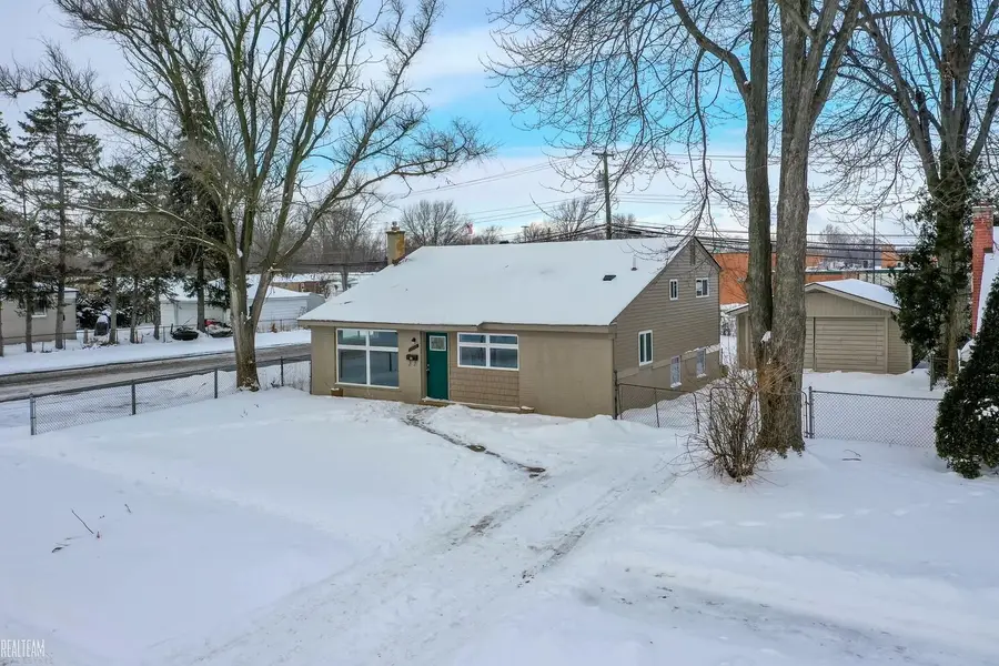 21425 Sunnyview, Clinton Township, MI 48035 - #2