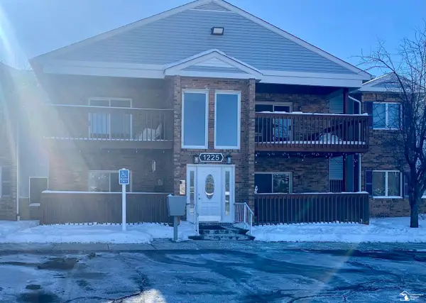 1225 Harbour #27, Trenton, MI 48183