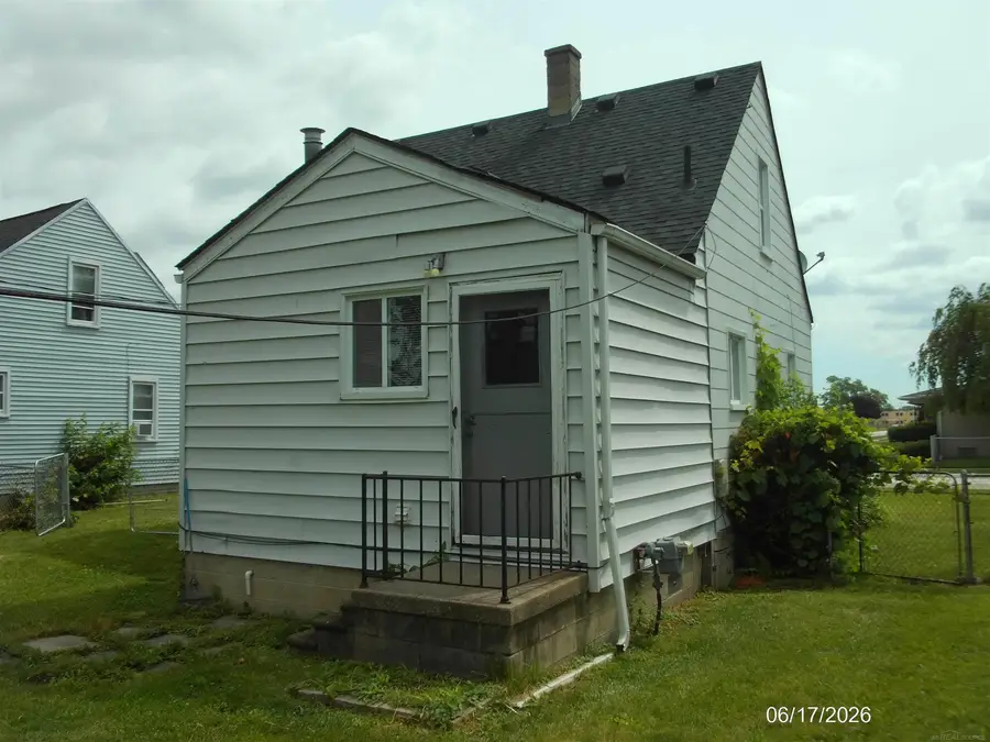 25627 Paige, Roseville, MI 48066 - #3