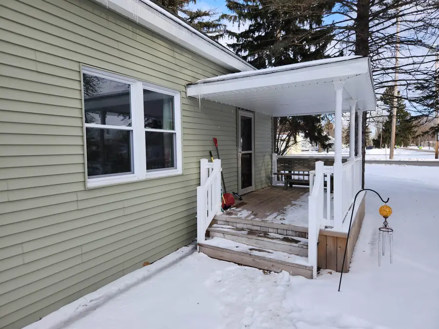 994 S Poseyville, Midland, MI 48640 - #2