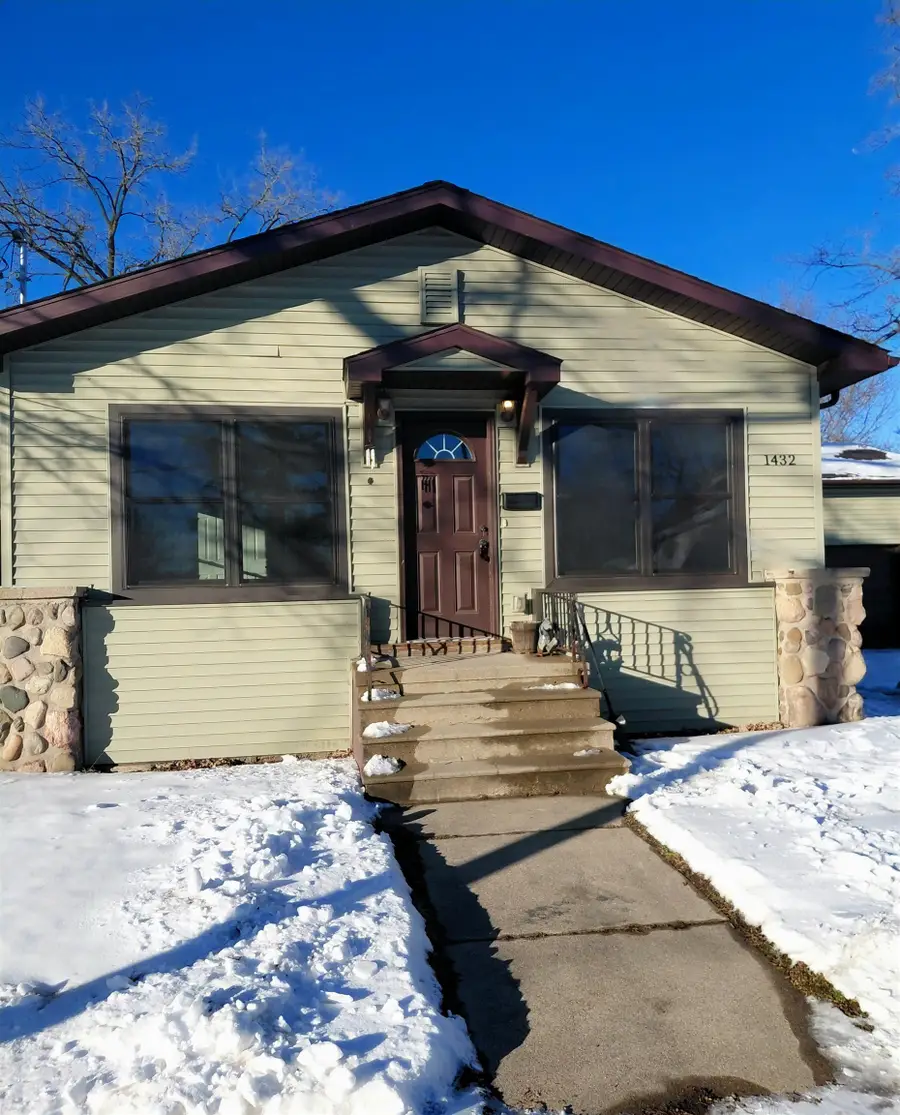 1432 Young, Owosso, MI 48867 - Image #2