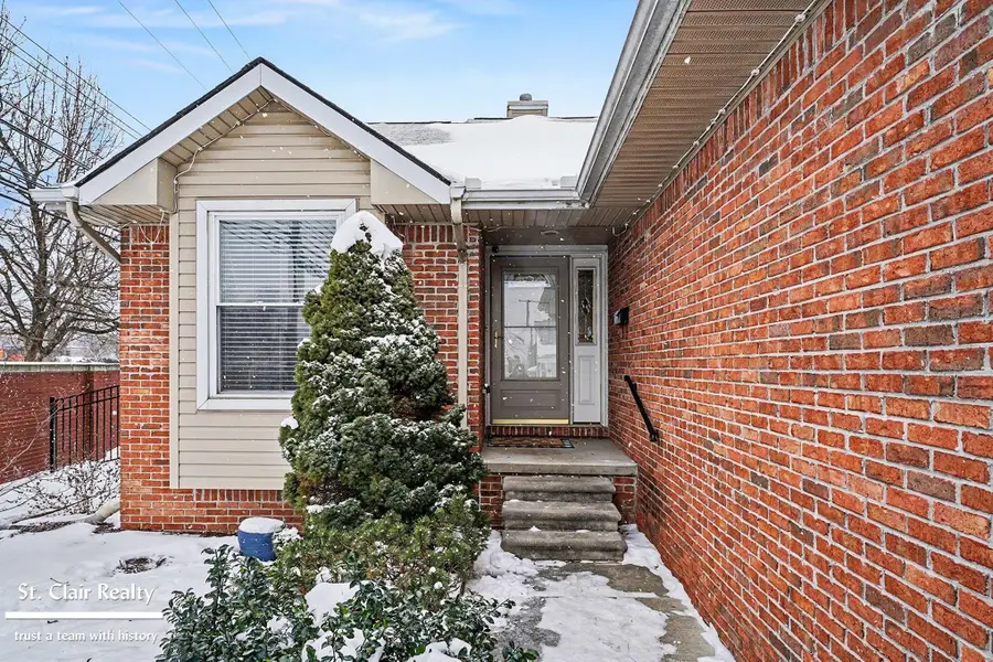 11440 Arcola, Livonia, MI 48150 - #2