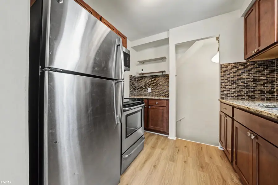 327 E La Salle Ave, Royal Oak, MI 48073 - #3