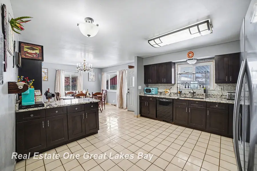 2437 Barnard, Saginaw, MI 48602 - #3