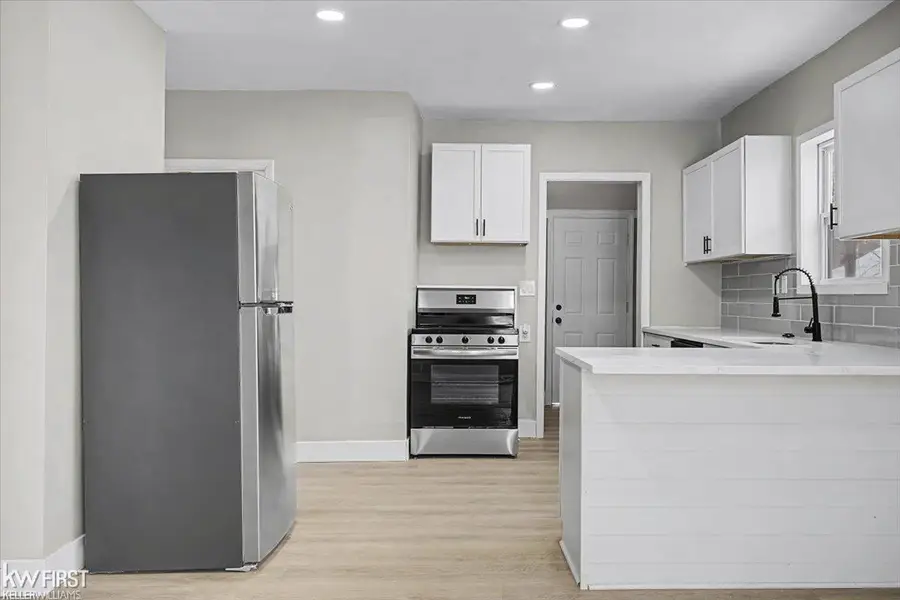 586 E Hayes, Hazel Park, MI 48030 - #2