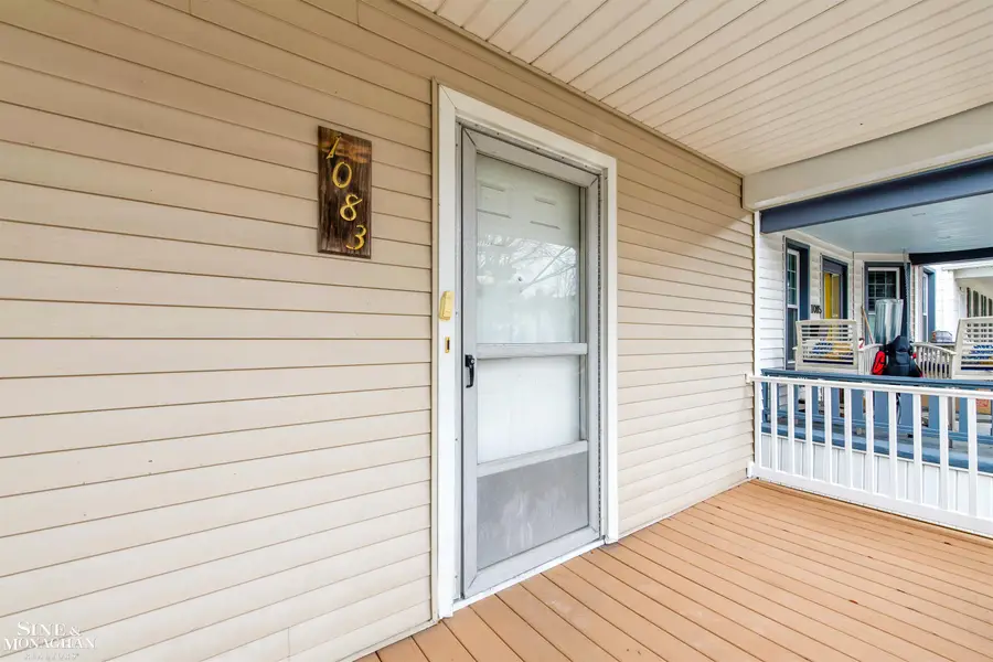 1083 Lakepointe, Grosse Pointe Park, MI 48230 - #2