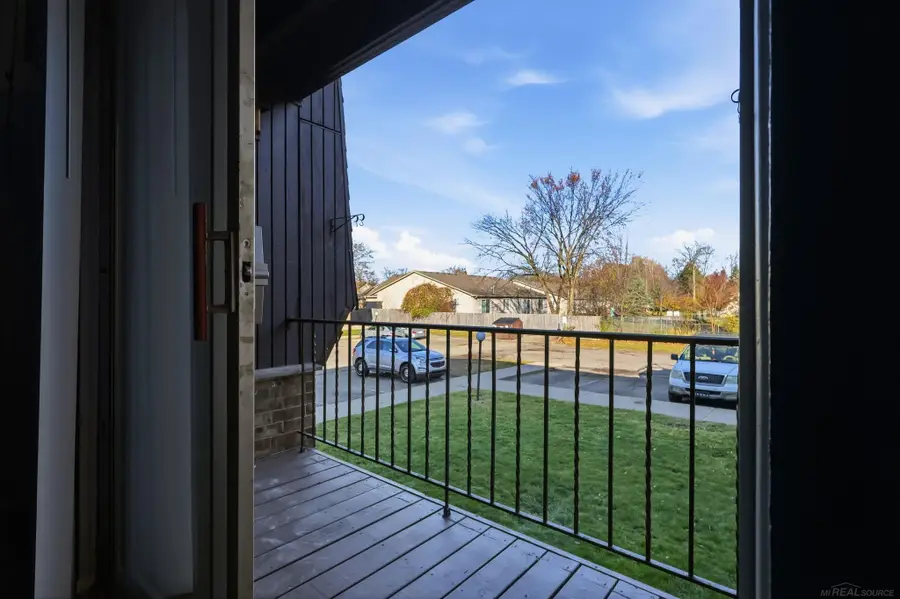 21661 Hillside, Clinton Township, MI 48035 - Image #2