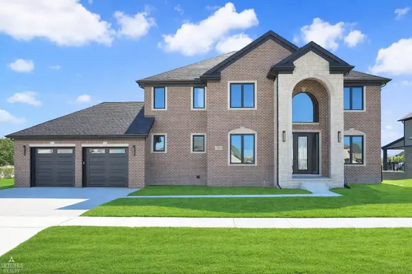 22064 Chaucer, Macomb, MI 48044