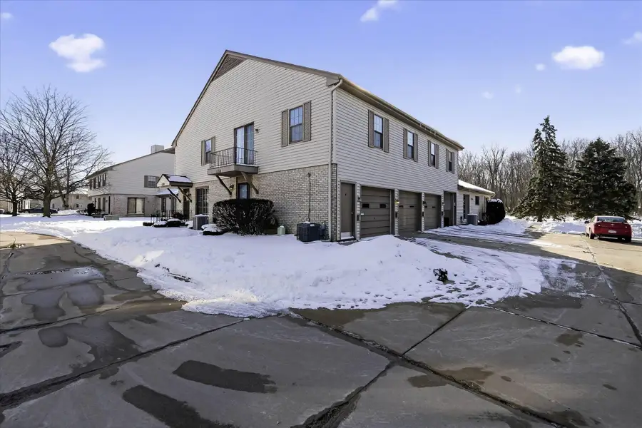 35132 N Bay #16, Harrison Township, MI 48045 - Image #2