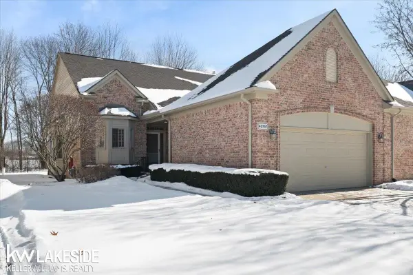 40757 Saint Louis, Clinton Township, MI 48038