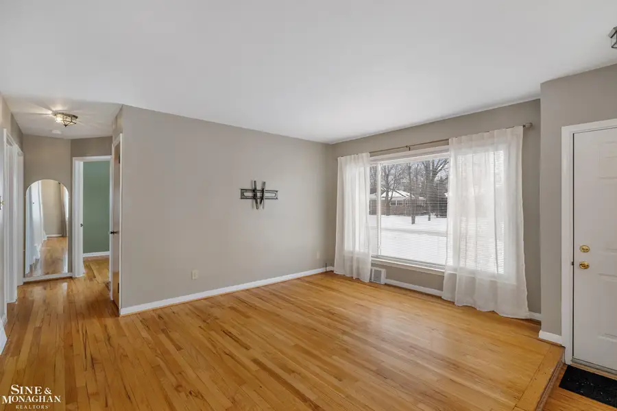 23065 Englehardt, Saint Clair Shores, MI 48080 - Image #3