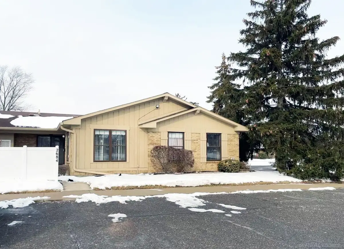 2684 Roundtree, Troy, MI 48083 - Image #1