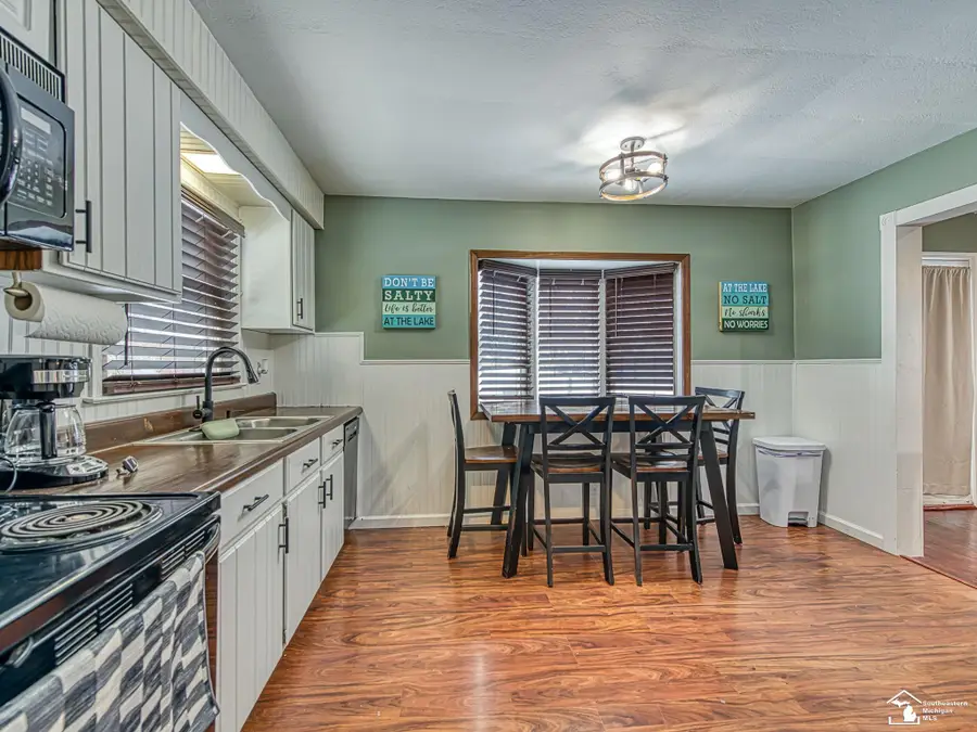 3264 Chippewa, Monroe, MI 48162 - #3