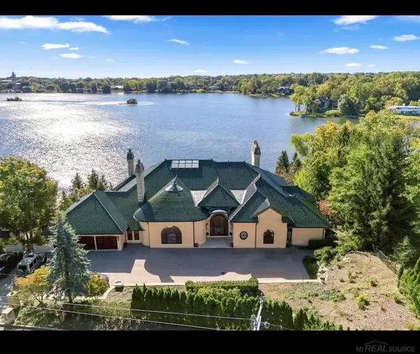 1567 Island, Bloomfield Hills, MI 48302