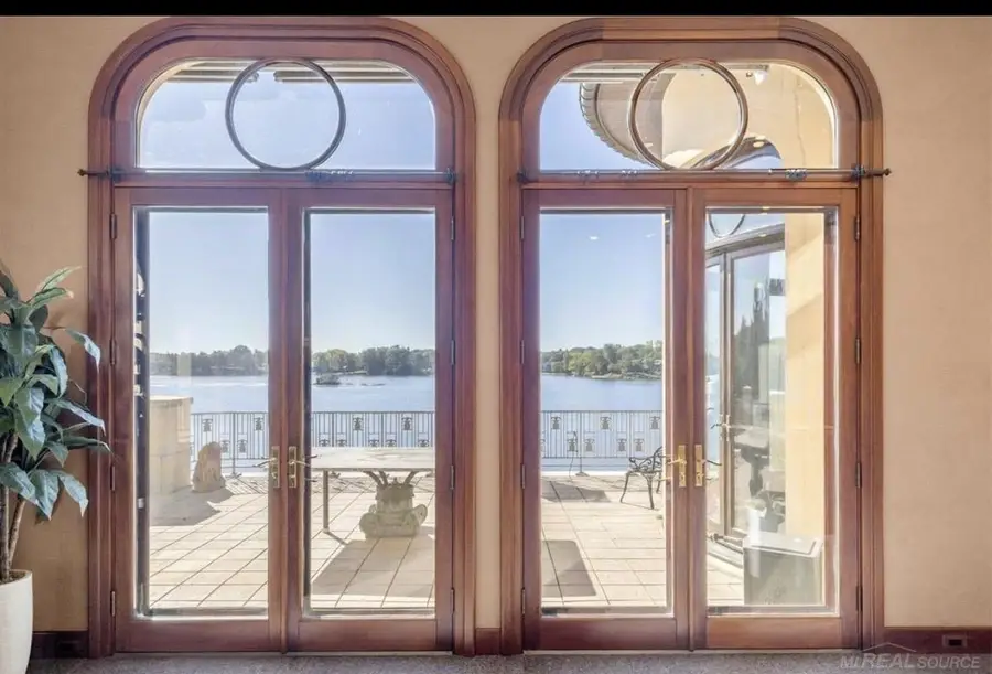 1567 Island, Bloomfield Hills, MI 48302 - #2