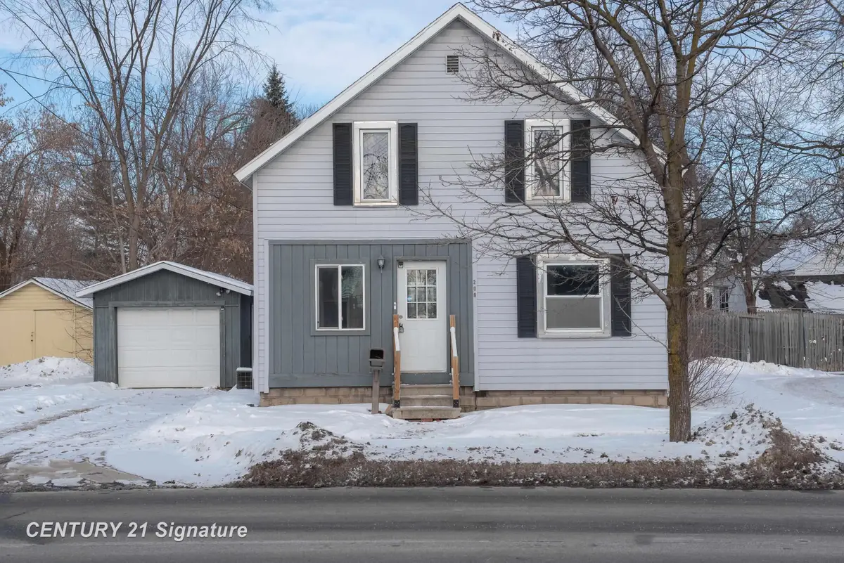 208 W Indian, Midland, MI 48640 - Image #1