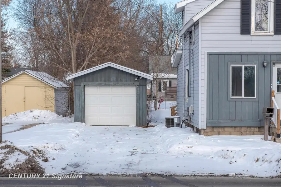 208 W Indian, Midland, MI 48640 - Image #2