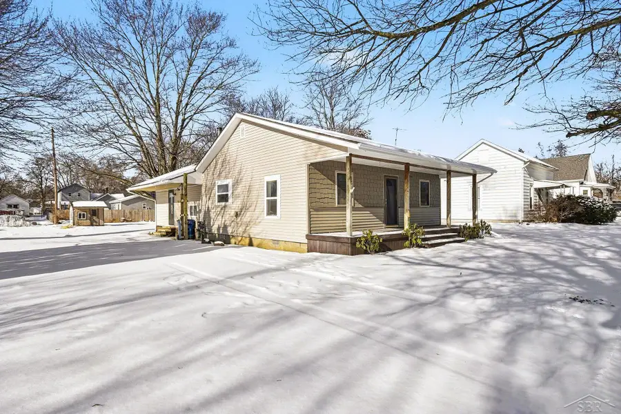 122 S East, Vassar, MI 48768 - #2