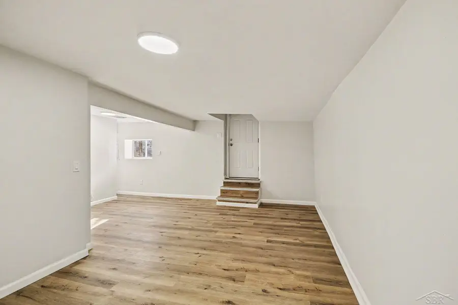 122 S East, Vassar, MI 48768 - #3