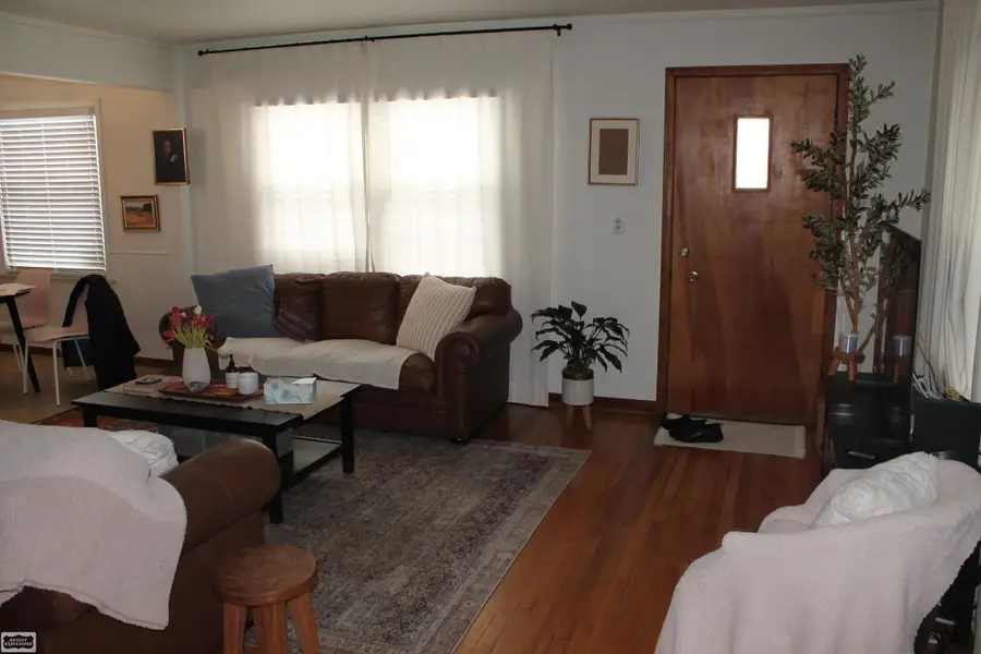 18567 Woodside, Harper Woods, MI 48225 - Image #3