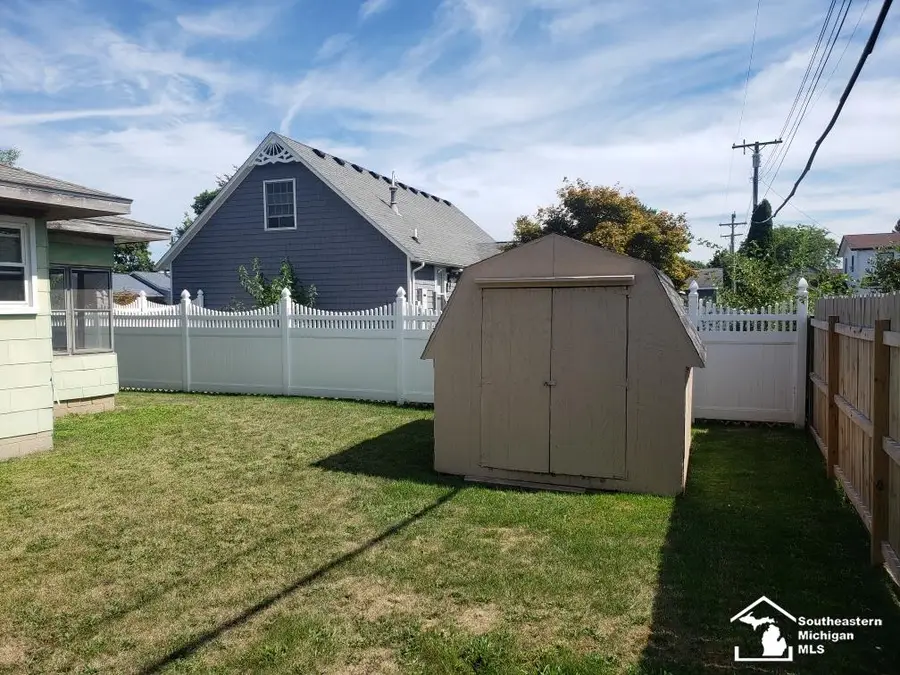 4385 Dixon, Newport, MI 48166 - #3