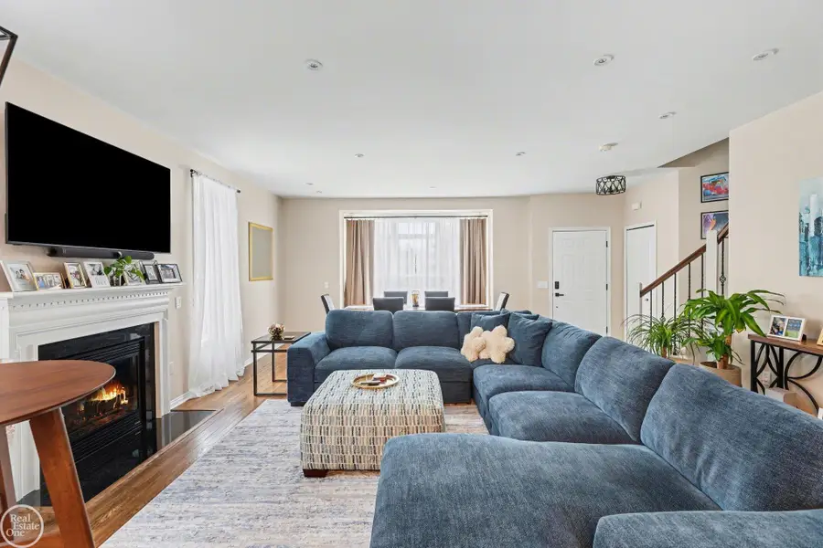 45632 Church, Utica, MI 48315 - #3