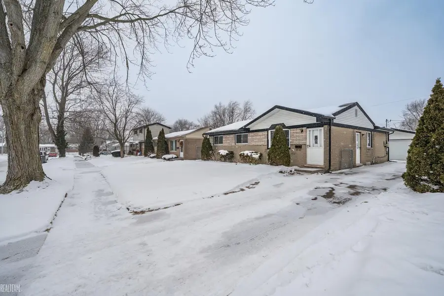 19259 Colman, Clinton Township, MI 48035 - Image #3