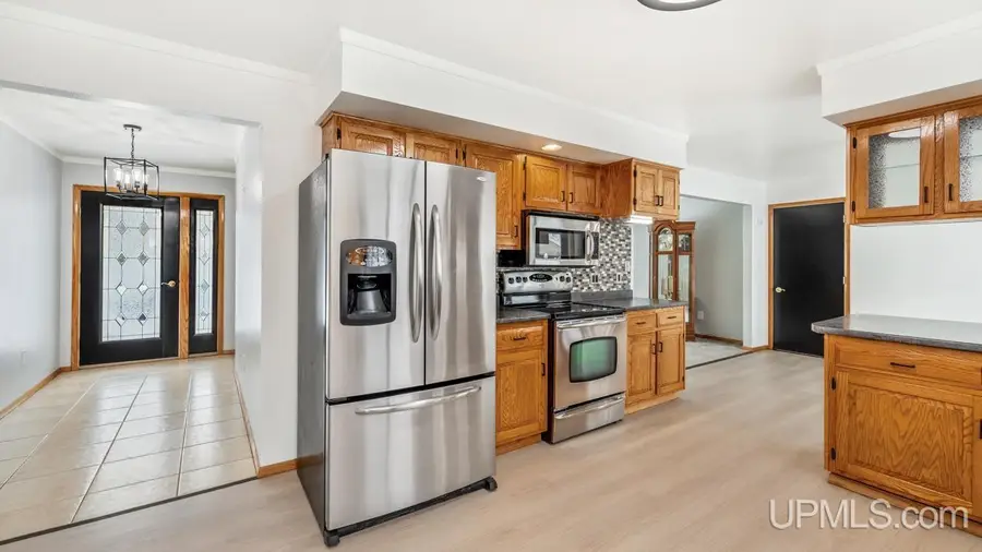 201 Cleveland, Kingsford, MI 49802 - #3