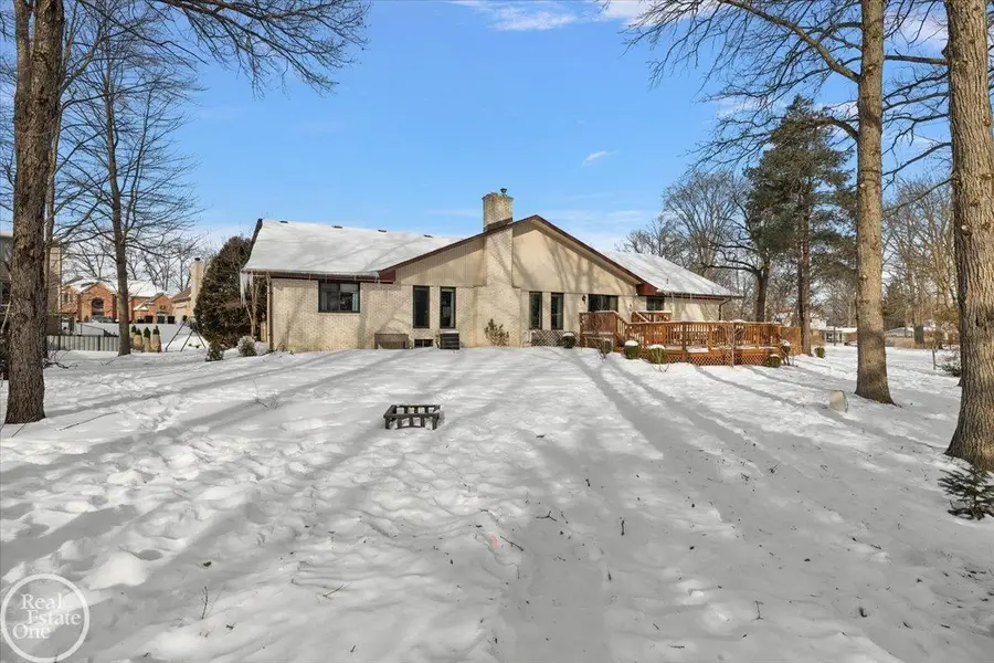 6910 Montgomery, Shelby Township, MI 48316 - #3