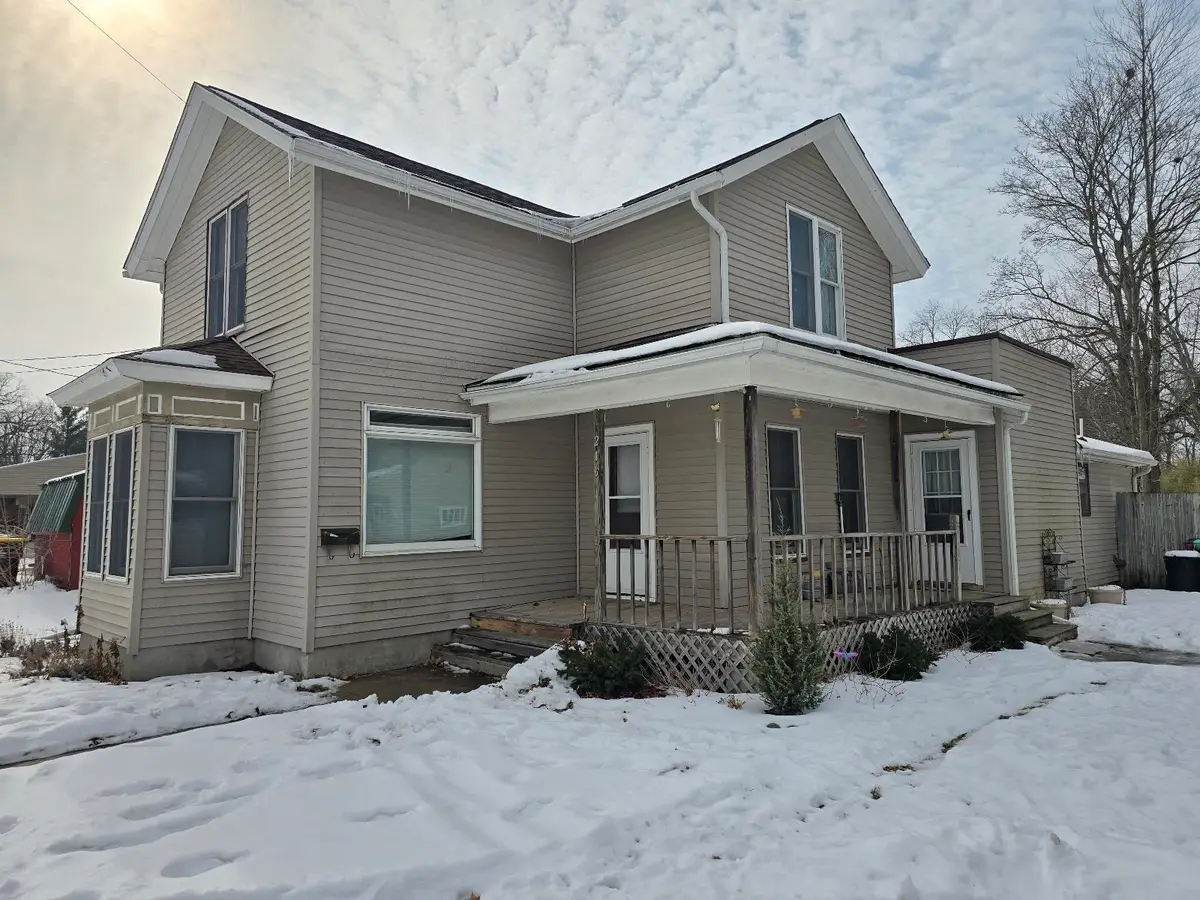 216 S Chapman, Chesaning, MI 48616 - #1