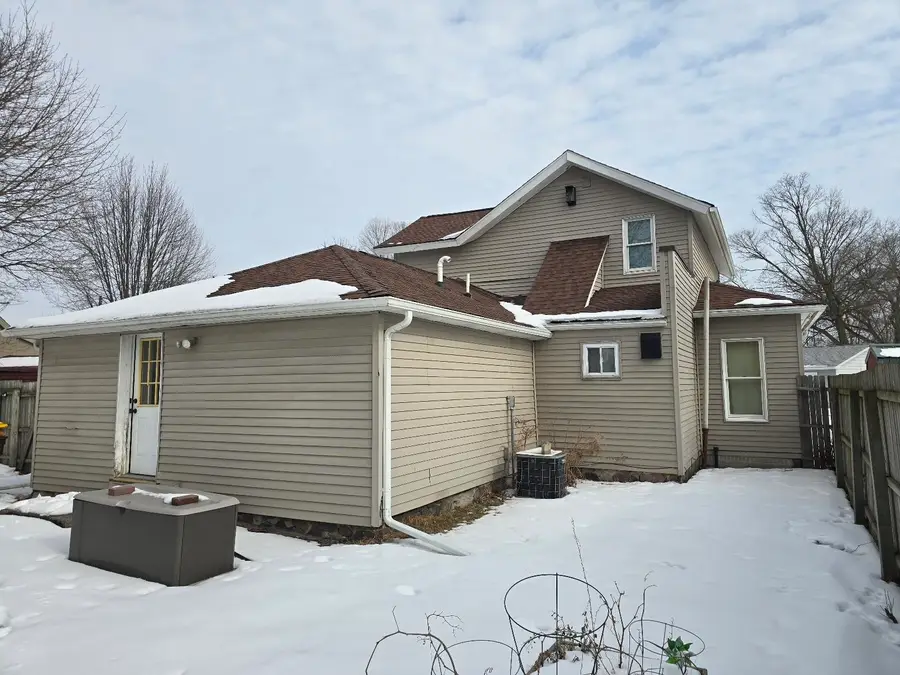 216 S Chapman, Chesaning, MI 48616 - #2