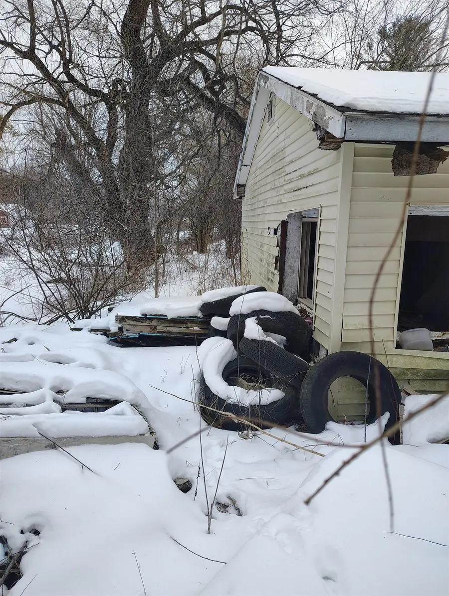 2742 Parkway, Gladwin, MI 48624 - Image #3