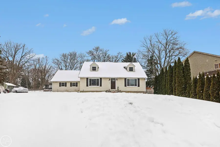 11897 Springdale, Washington Township, MI 48095 - #2