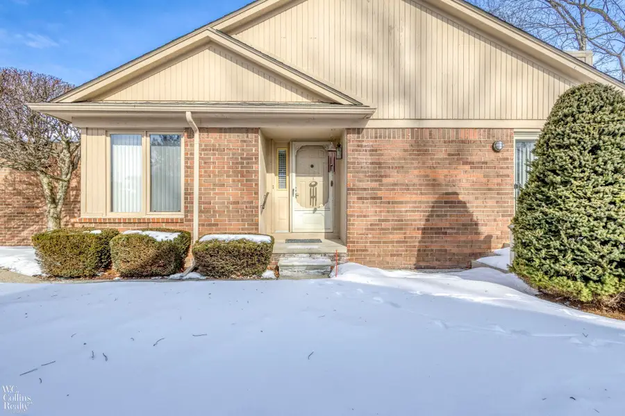 41296 Fortuna, Clinton Township, MI 48038 - Image #2