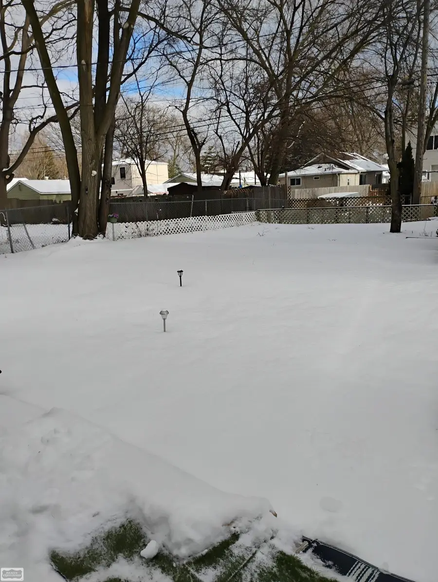 27392 Groveland, Madison Heights, MI 48071 - #2