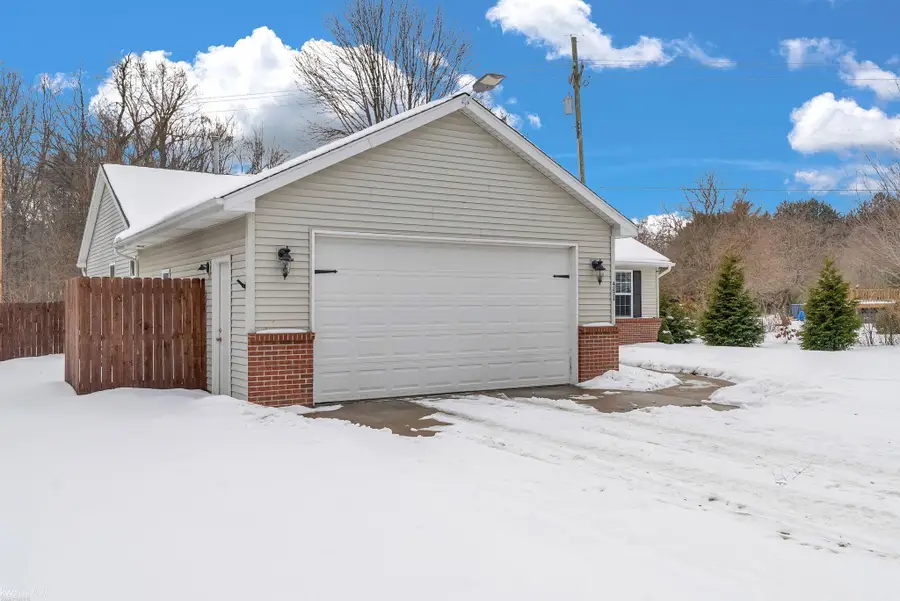 4231 Pine Grove, Fort Gratiot, MI 48059 - #3